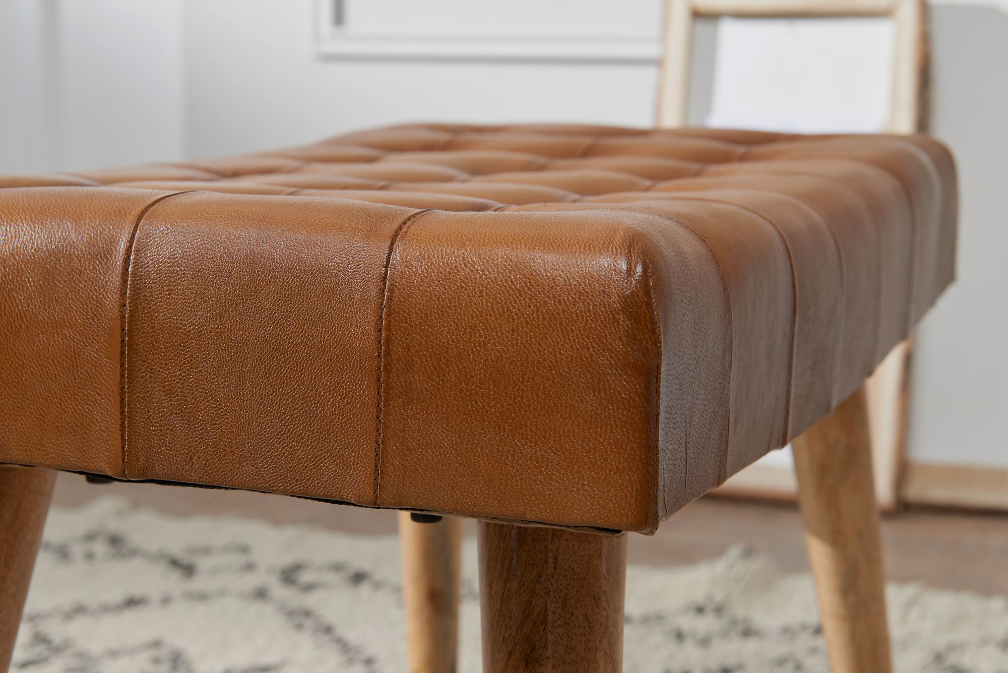 Kruk 67x47x39 cm mango massief hout / echt leer chesterfield design