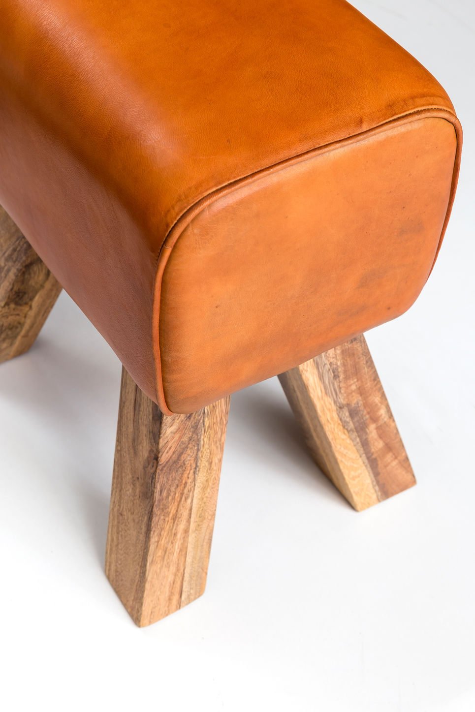 Ontwerp draai bock stool brown 40 x 30 x 47 cm